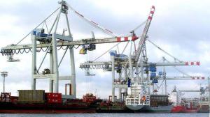 Cover: Containerterminal im Hamburger Hafen